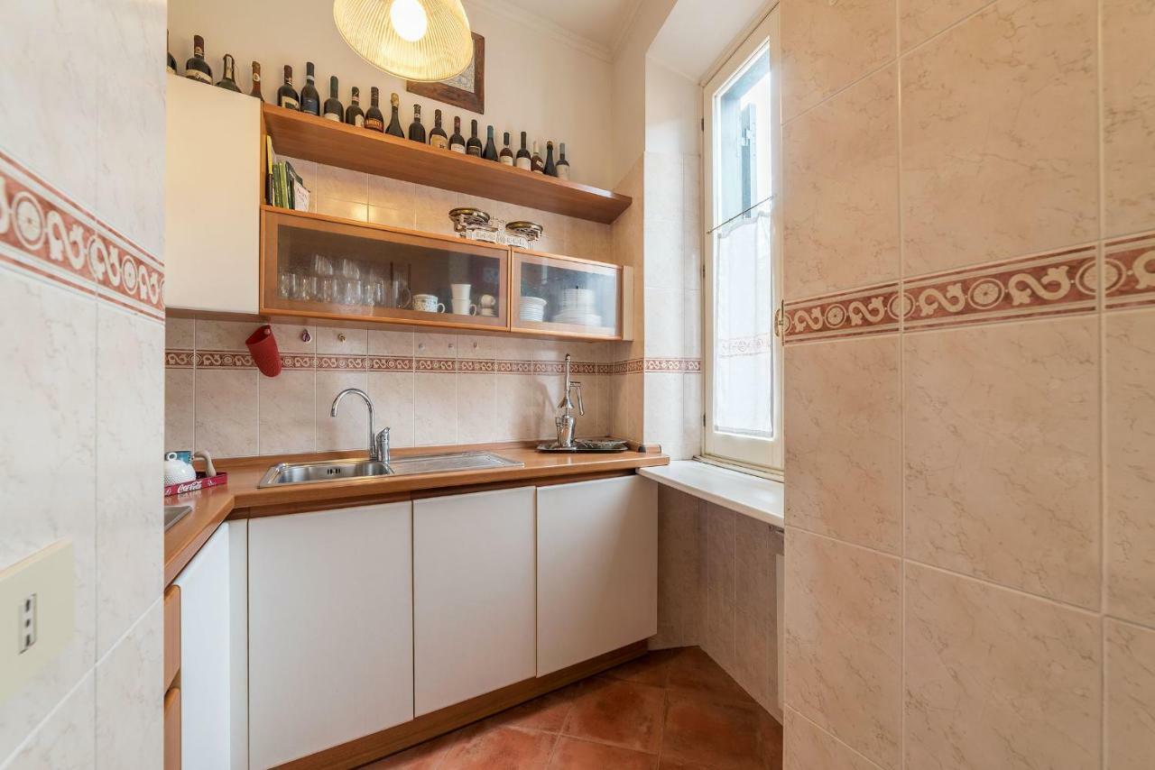 Domus Aurea & Colosseo Sweet Flat Apartment