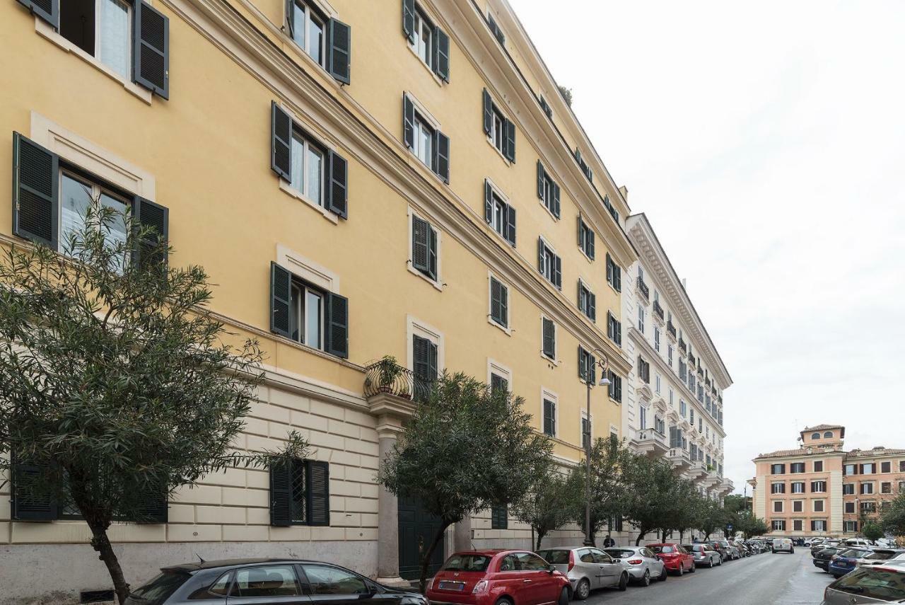 Domus Aurea & Colosseo Sweet Flat Apartment *